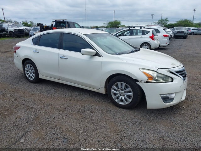 Salvage Nissan Altima Image