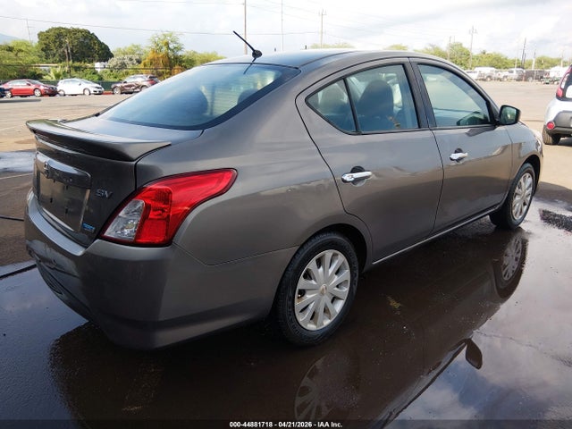Nissan Versa