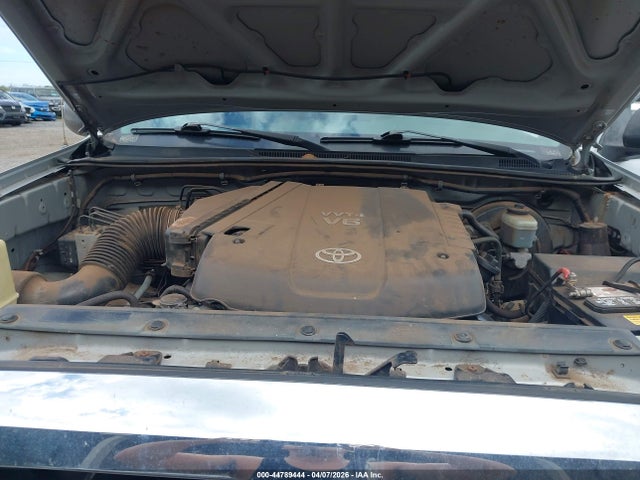 Toyota Tacoma Base V6