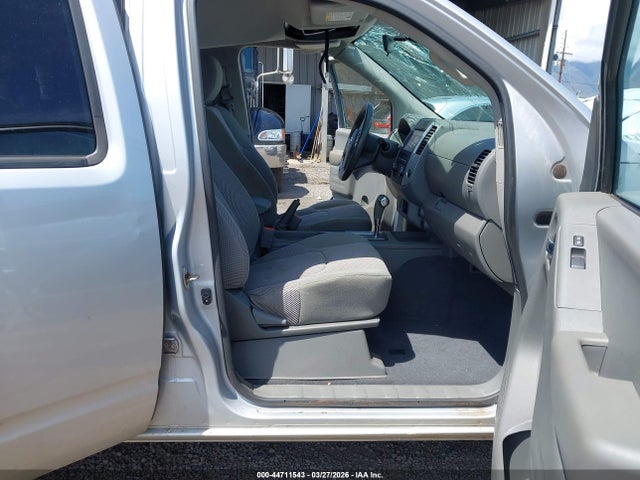 Nissan Frontier Sv