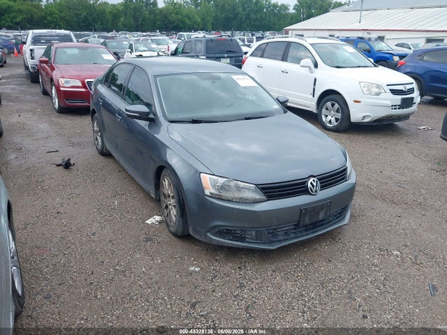 Salvage Volkswagen Jetta Image