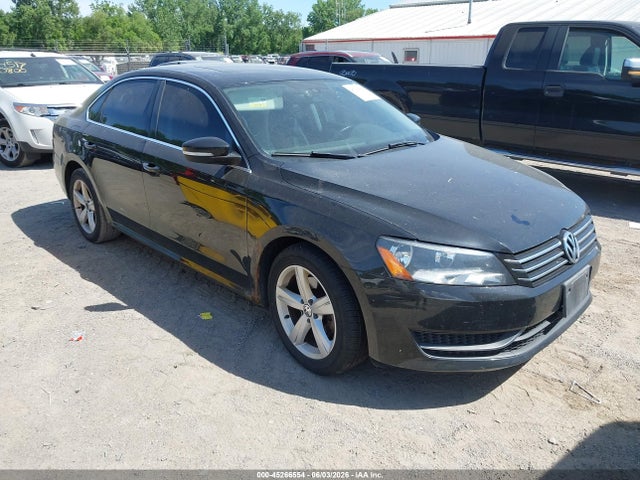Salvage Volkswagen Passat Image