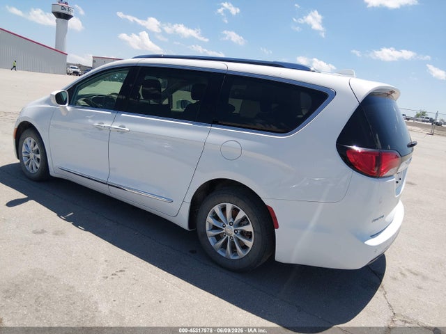 Chrysler Pacifica Touring L