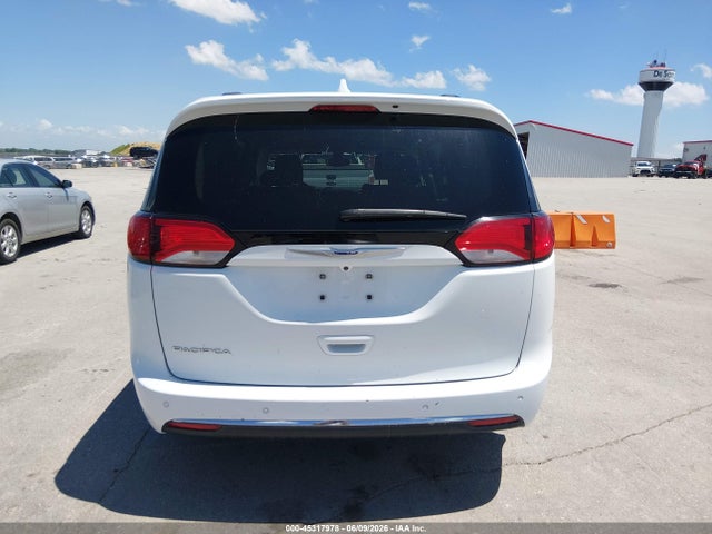 Chrysler Pacifica Touring L