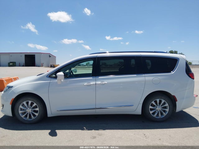 Chrysler Pacifica Touring L