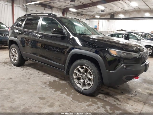 Salvage Jeep Cherokee Image