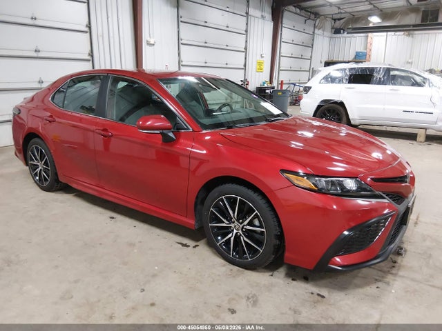Salvage Toyota Camry Image
