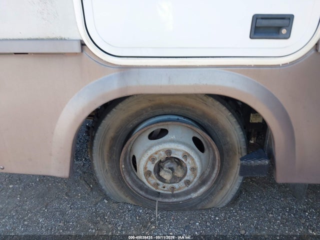 Ford F-550 Super Duty Stripped Chass
