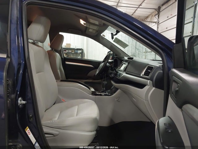 Toyota Highlander Le V6