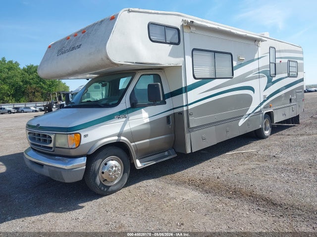 Ford E-450 Standard