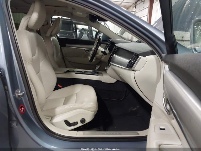 Volvo S90 T6 Momentum