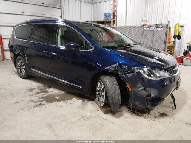 Salvage Chrysler Pacifica Image