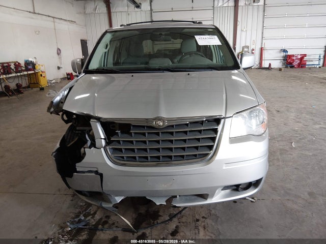Chrysler Town & Country Touring