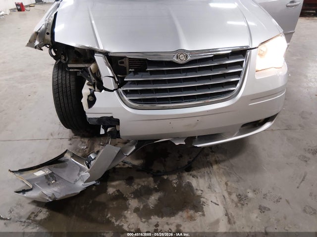 Chrysler Town & Country Touring