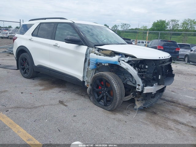 Salvage Ford Explorer Image