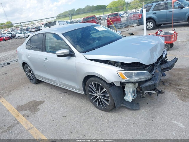 Salvage Volkswagen Jetta Image
