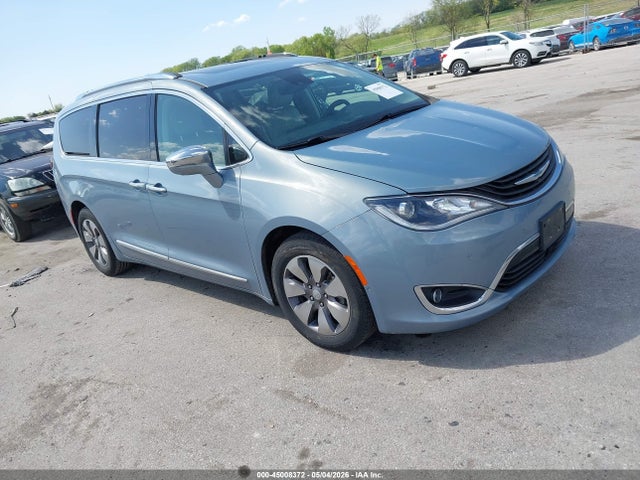 Salvage Chrysler Pacifica Image