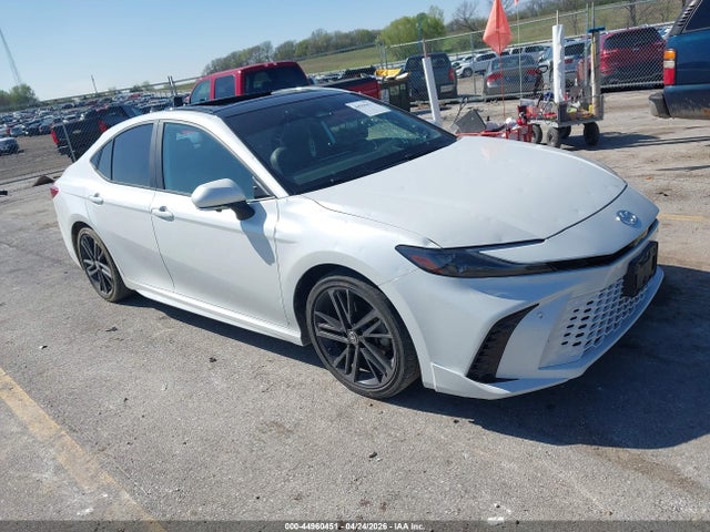 Salvage Toyota Camry Image