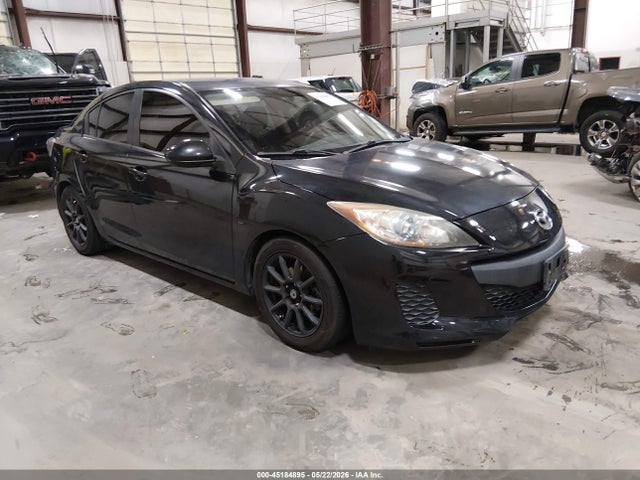 Salvage Mazda Mazda3 Image