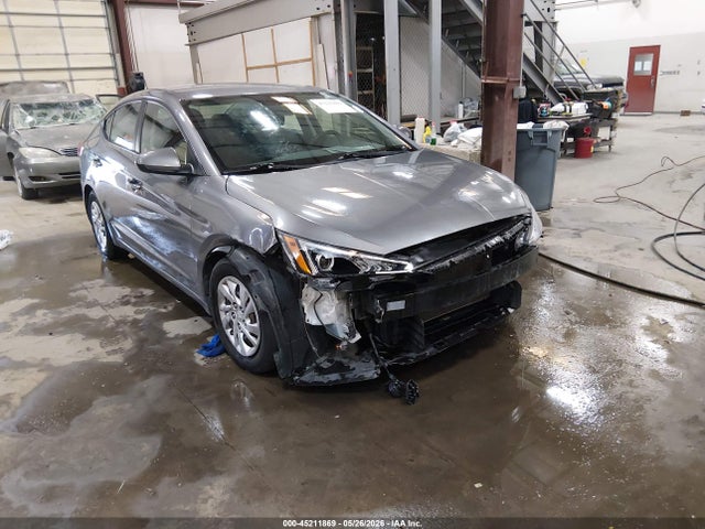 Salvage Hyundai ELANTRA Image