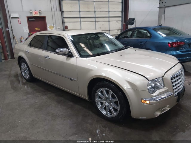 Salvage Chrysler 300c Image