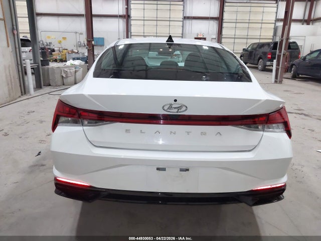 Hyundai ELANTRA Sel