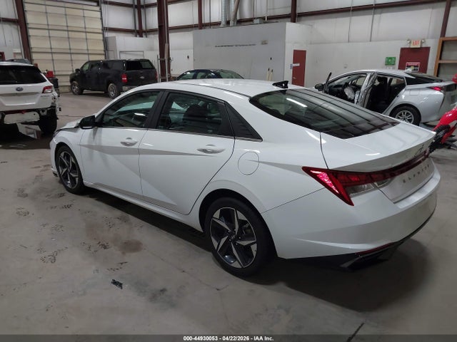 Hyundai ELANTRA Sel