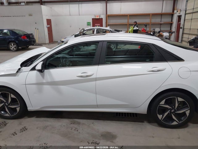 Hyundai ELANTRA Sel