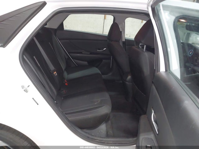 Hyundai ELANTRA Sel