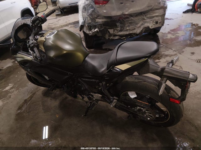 Kawasaki Ex650 R