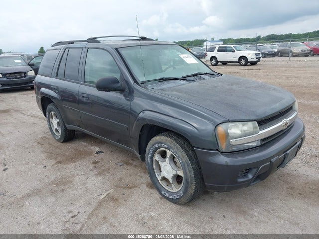 Salvage Chevrolet Trailblazer Image