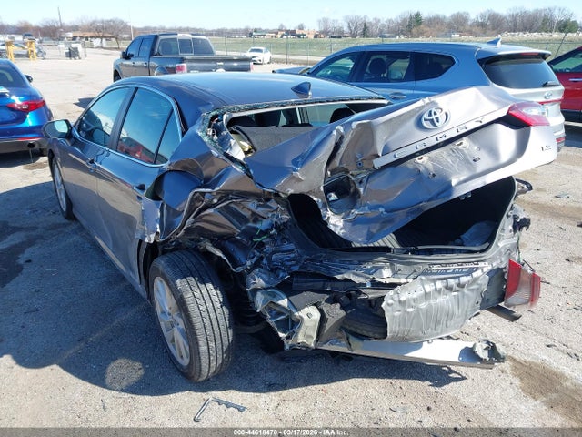 Toyota Camry Le