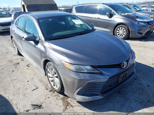 Salvage Toyota Camry Image