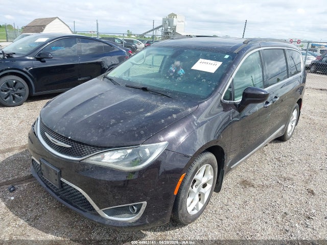 Chrysler Pacifica Touring-l