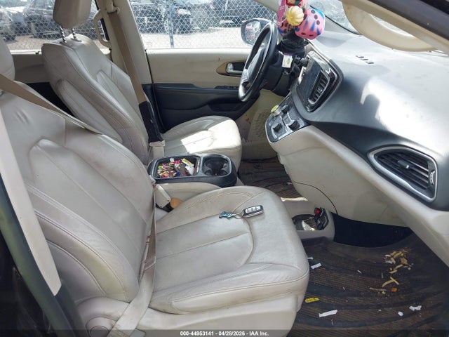 Chrysler Pacifica Touring-l