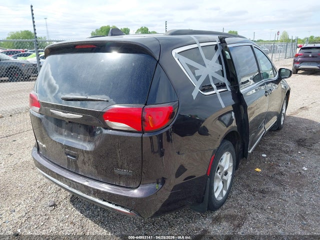 Chrysler Pacifica Touring-l