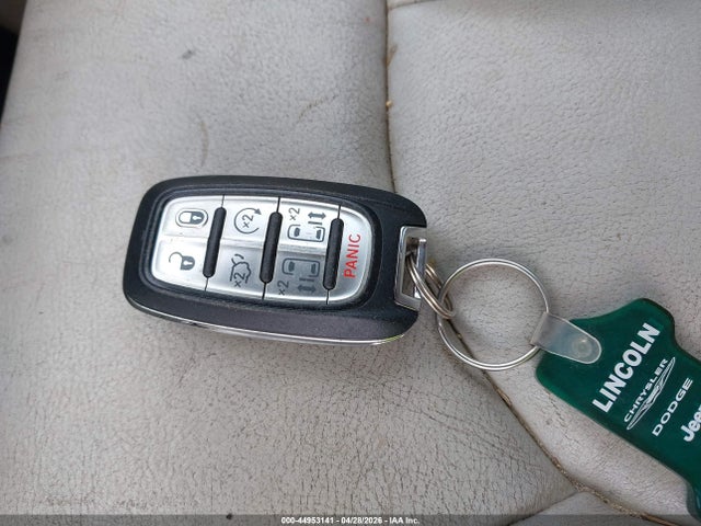 Chrysler Pacifica Touring-l