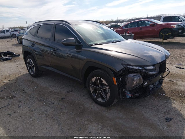 Salvage Hyundai TUCSON Image