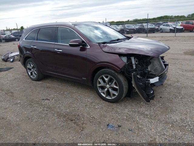 Salvage Kia Sorento Image