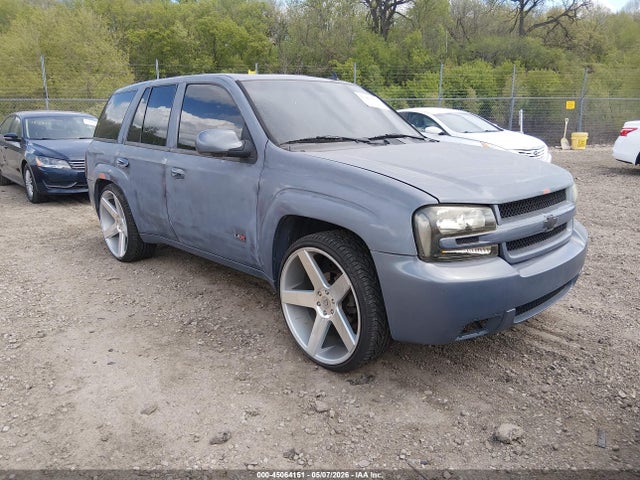 Salvage Chevrolet Trailblazer Image