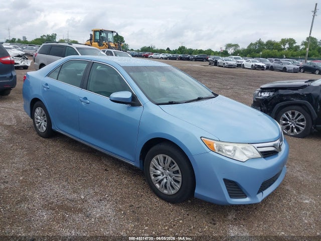 Salvage Toyota Camry Image