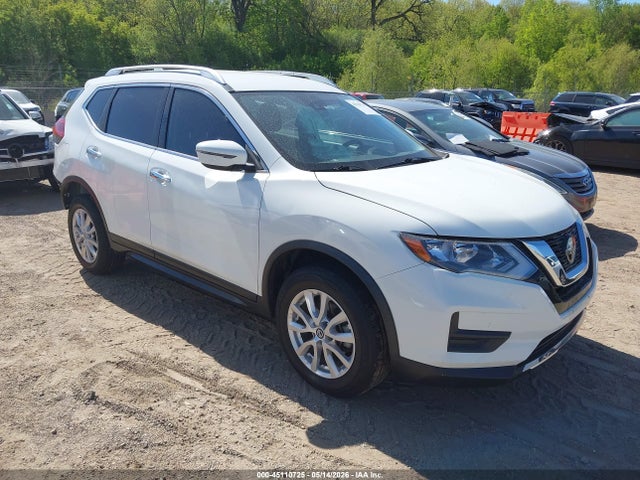 Salvage Nissan Rogue Image