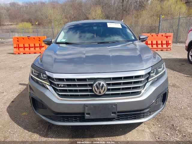 Volkswagen Passat 2.0t R-line