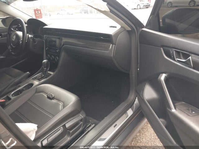 Volkswagen Passat 2.0t R-line