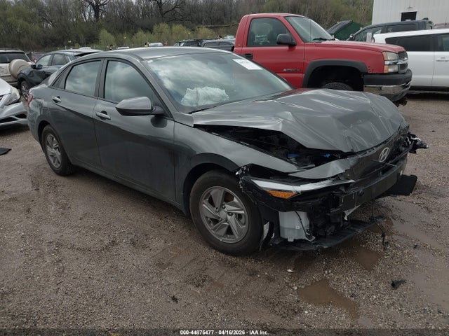 Salvage Hyundai ELANTRA Image