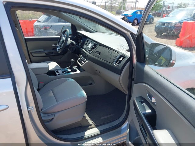 Kia Sedona Lx