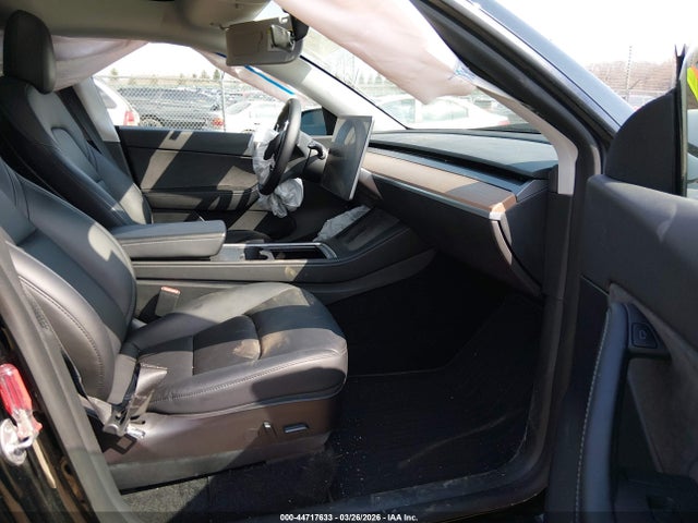 Tesla Model Y Long Range Dual Motor All-wheel Drive