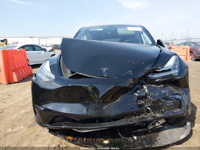 Tesla Model Y Long Range Dual Motor All-wheel Drive