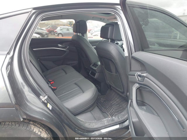 Audi e-tron Premium Plus S Line Quattro