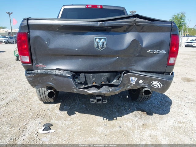 Ram 1500 Express  4x4 5'7 Box